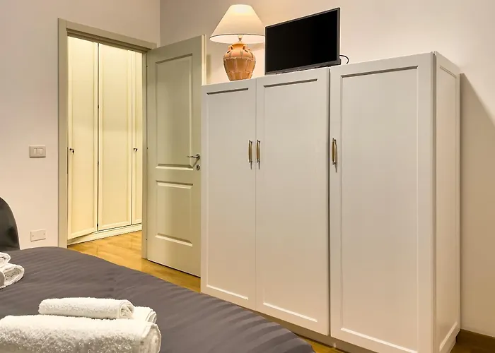 Flat44